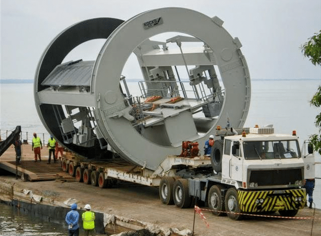 Un Willème TG250 utilisé en tracteur à sellette
