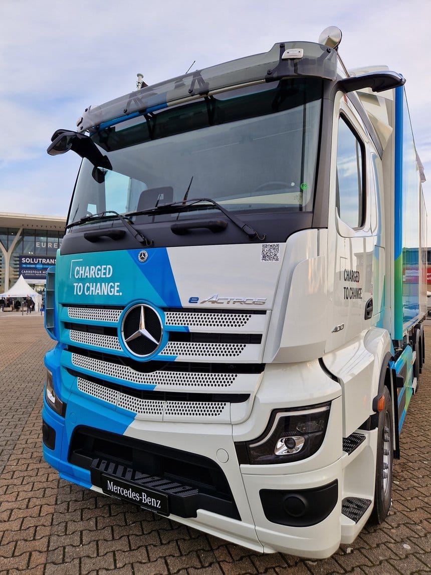 Mercedes eActros 400 : cabine Actros classique, essieu électrique