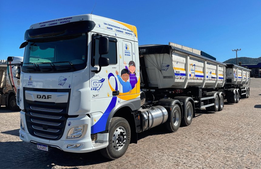 Campagne contre le syndrôme de Down sur un Daf de G7 Log au Brésil