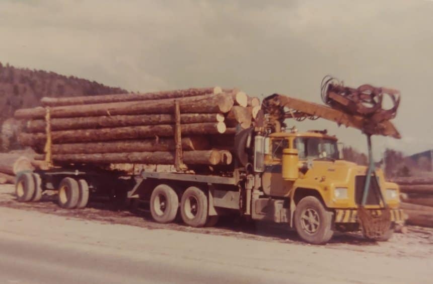 Un grumier Mack bien chargé !