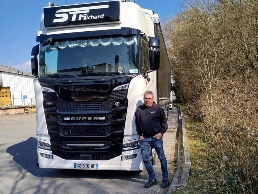 Le routier Frédéric Liot crée du lien entre professionnels via les réseaux sociaux