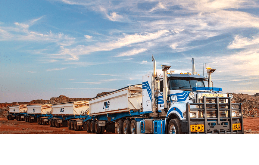 Road-train avec Mack Titan 8x6 tri-drive