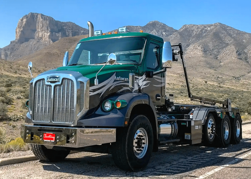 Camion Autocar DC-64 à capot