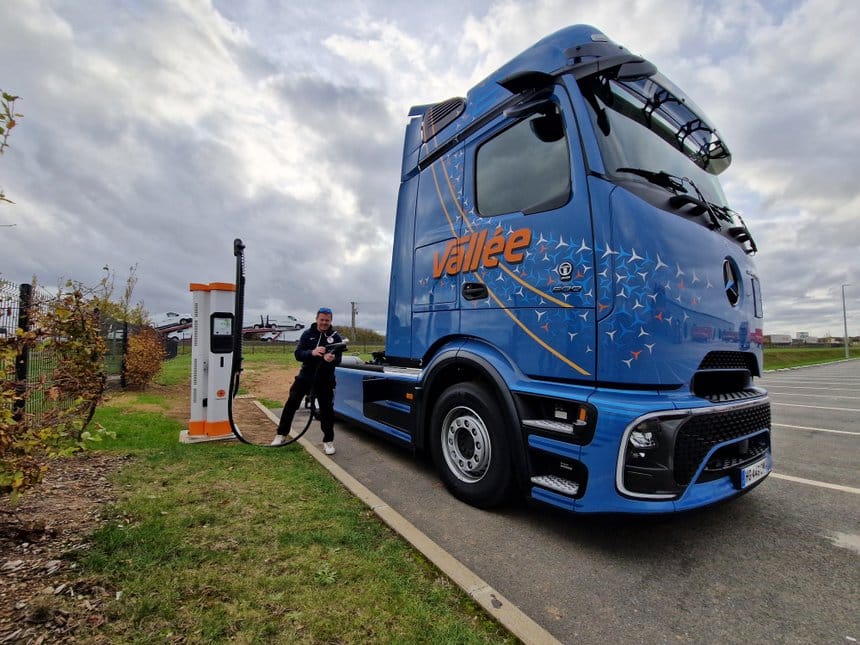 Première recharge pour l'eActros 600 du groupe Vallée