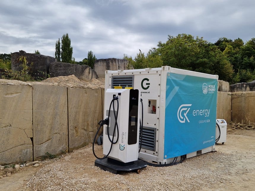 Une station de recharge mobile d’une puissance de 2 MWh installée en carrière