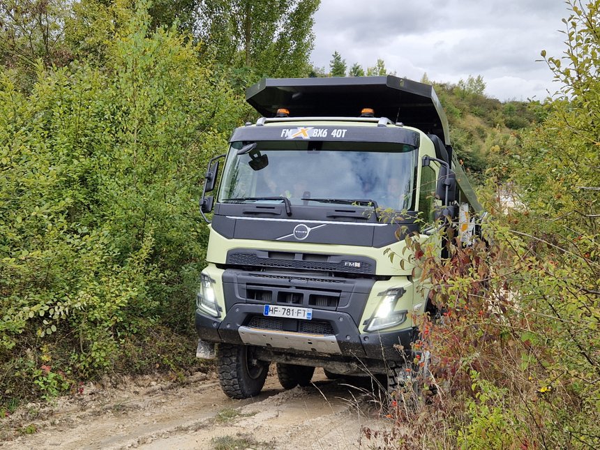 Démonstration du nouveau tombereau rigide Volvo dédié aux carrières