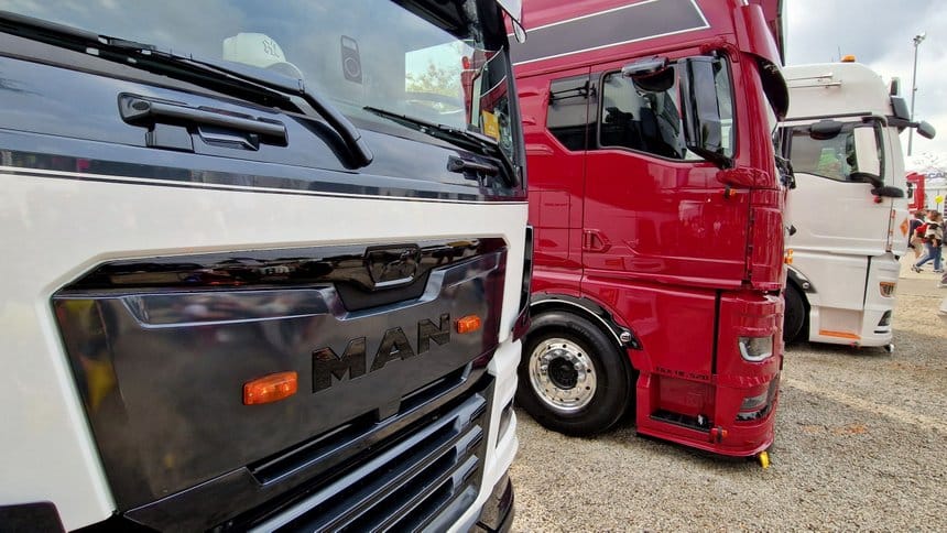 Concours du plus beau TGX : 5 finalistes sur le stand des 24H Camions