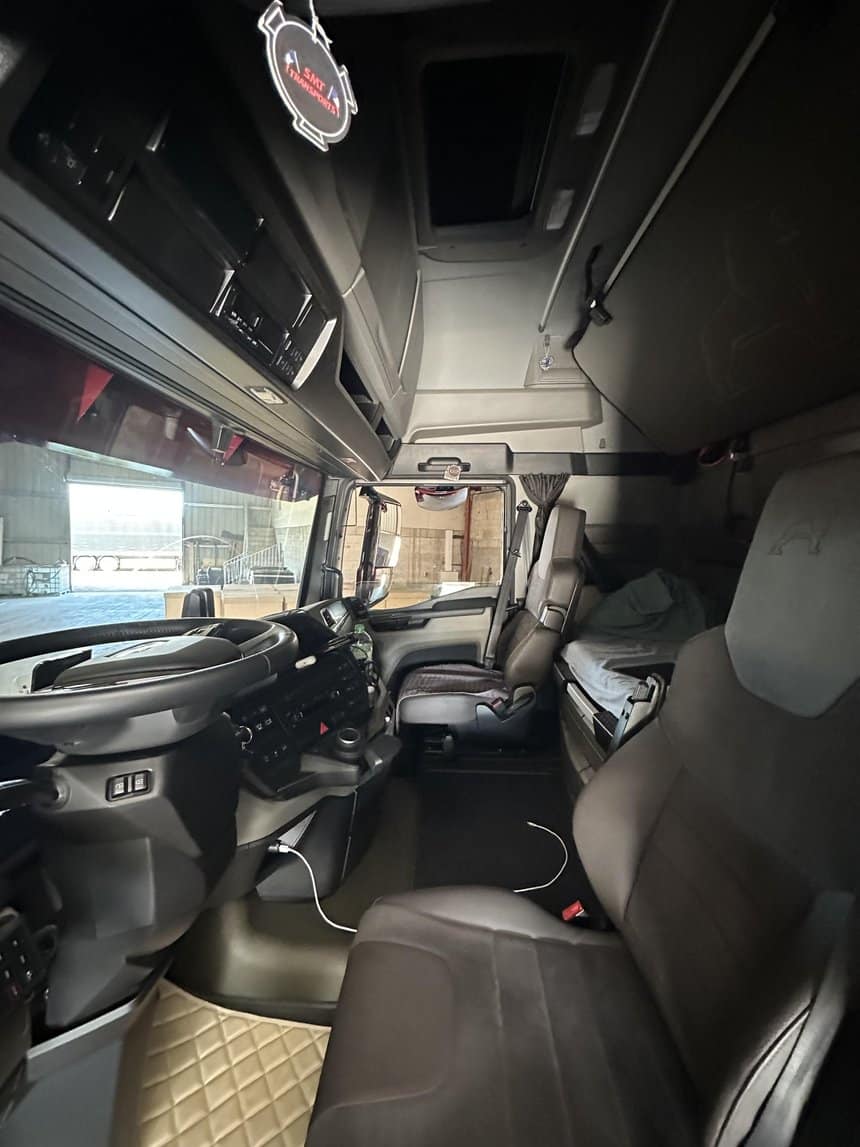 MAN TGX 18.520 des tps SMT : bientôt l'intérieur ?