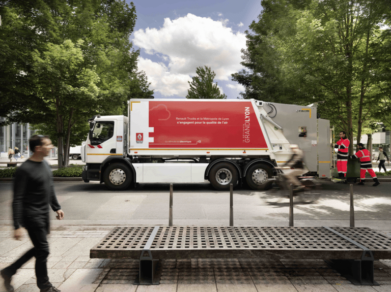 Renault Trucks livre un premier camion électrique à la métropole de Lyon
