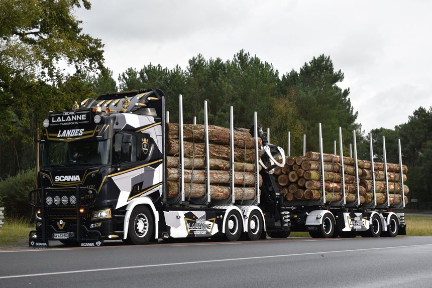 L'ensemble Scania R 590 des transports Lalanne