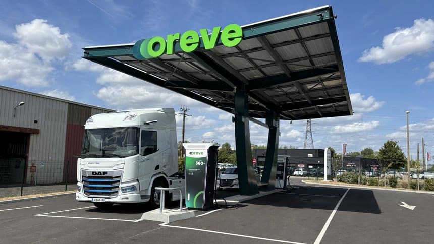 Recharge en station publique Oreve pour le Daf XD Electric
