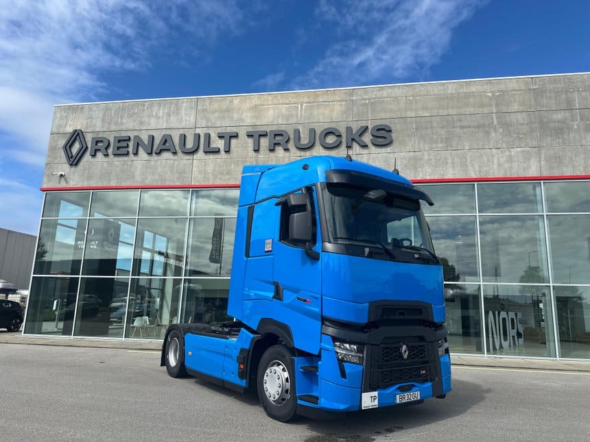 Le millionnième Renault Trucks assemblé à Bourg circule au Portugal