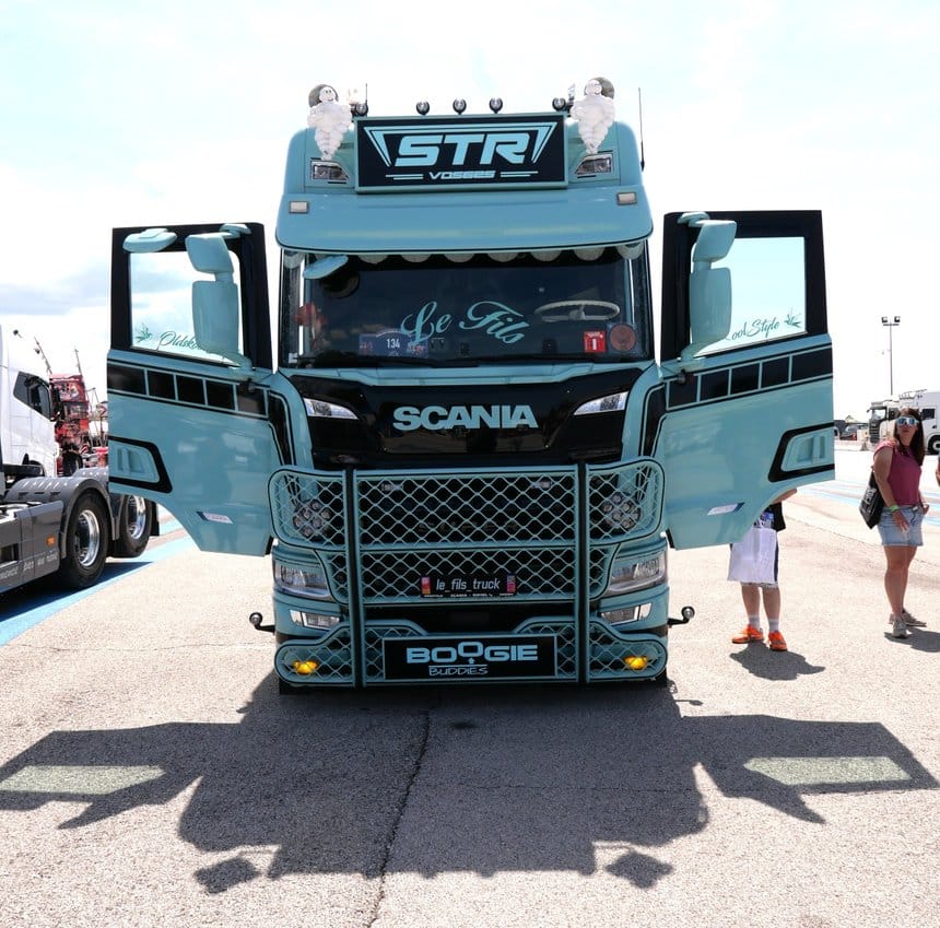 Scania 560 R tuning de STR : prépa fait maison