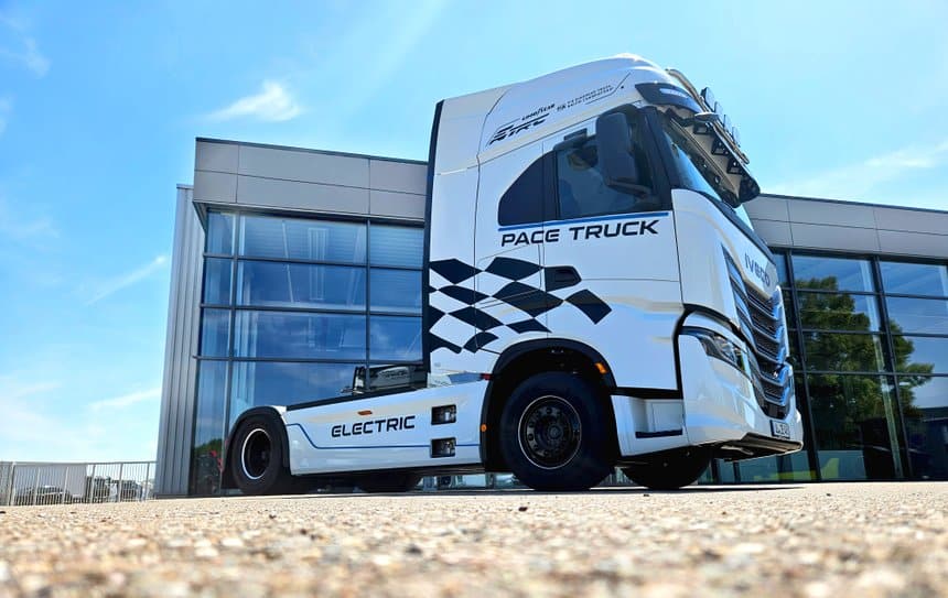 Iveco S-eWay pace truck du championnat d'Europe : équipements et covering