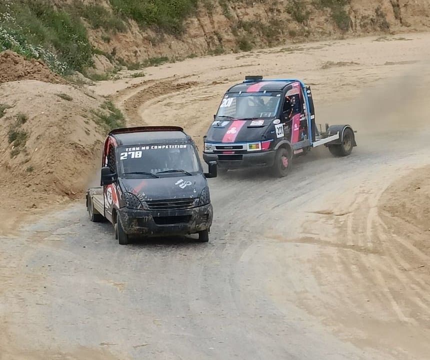 Rude bagarre en catégorie Super Léger du Camion Cross à Elne
