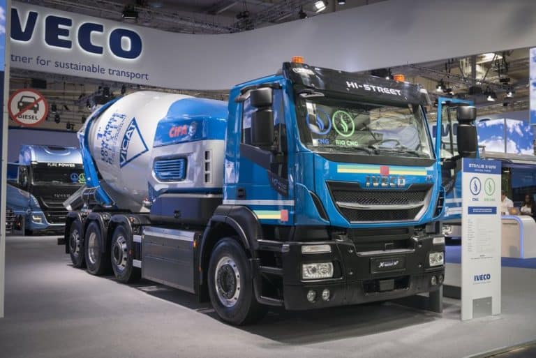 IAA : IVECO livre un premier Stralis X-WAY NP GNC à Jacky Perrenot