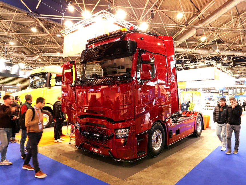 Un Renault T High grande cabine préparé par Brevet Carrosserie