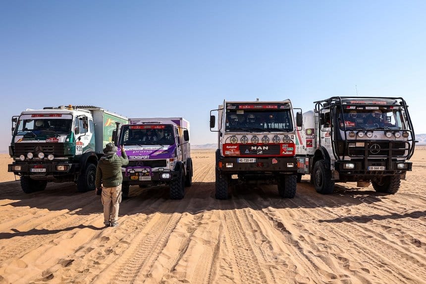 Les quatre camions du team NRS dans le Dakar 2026