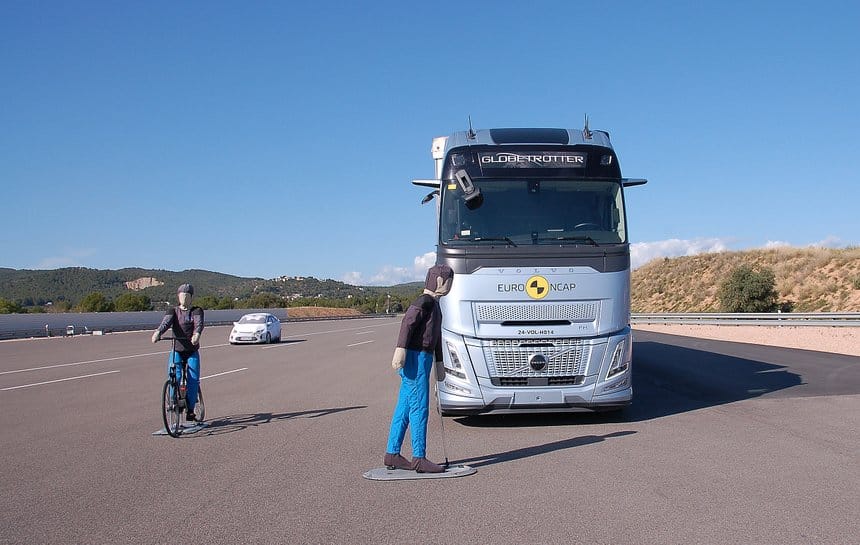 EURO NCap décerne 5 étoiles aux Volvo FH tracteur 4x2 et porteur 6x2