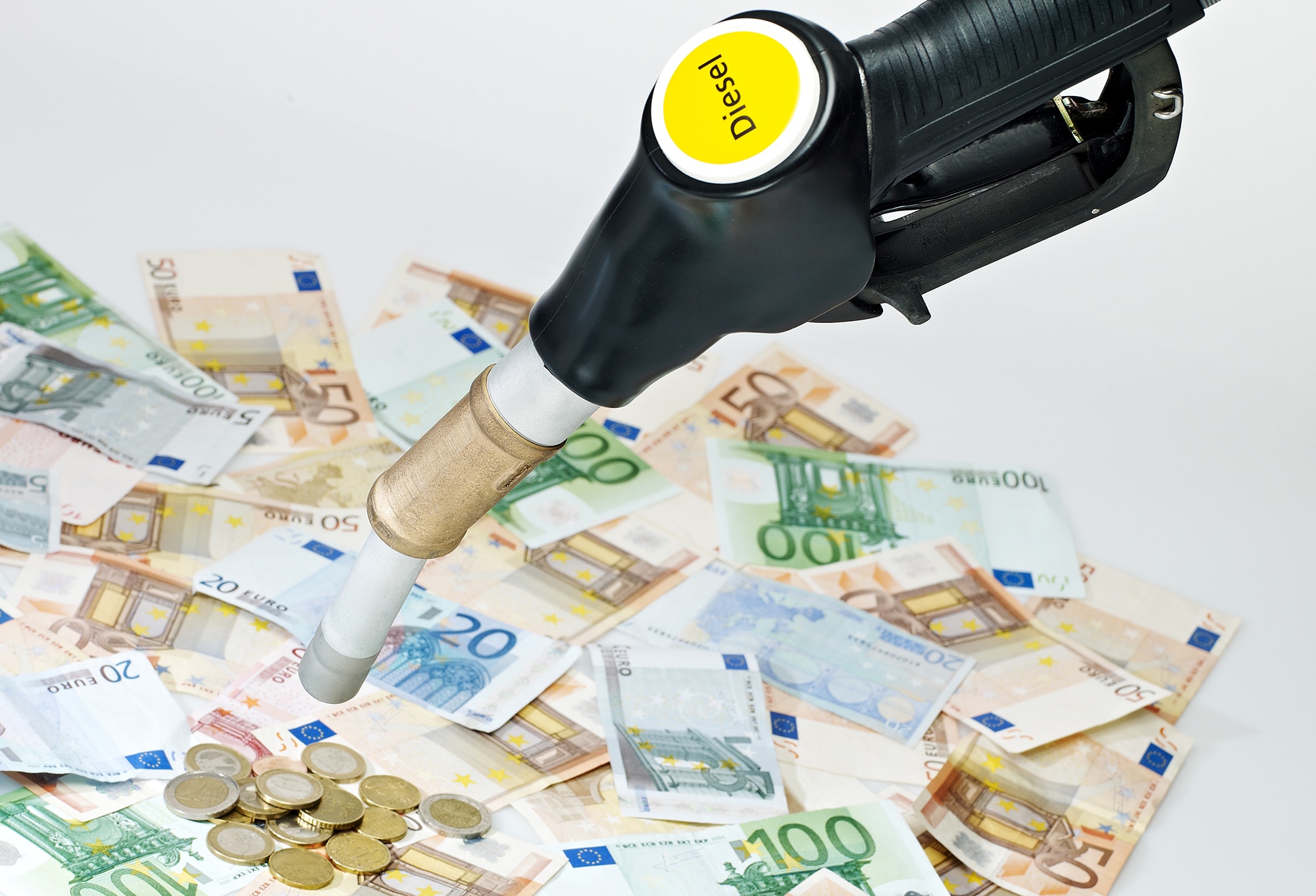 Inflation gazole professionnel : +42,7 % depuis le début du conflit en Iran selon le CNR. Les transporteurs routiers face à une flambée record.