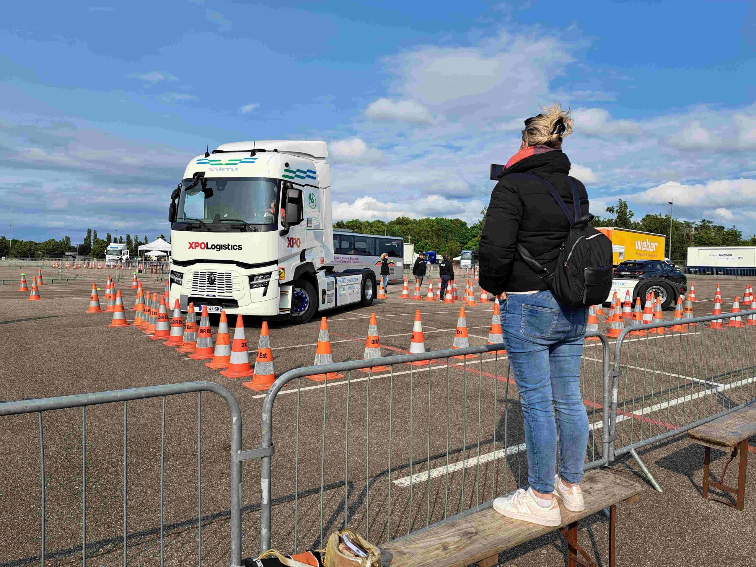 Une épreuve de conduite au Championnat de France des élèves conducteurs routiers 2025