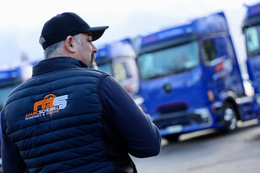 Dix Mercedes Actros L ont rejoint la flotte des Transports Schubel. Pour ces dix tracteurs, deux versions de cabines ont été choisies, la ProCabin et la cabine traditionnelle de la version Prime.